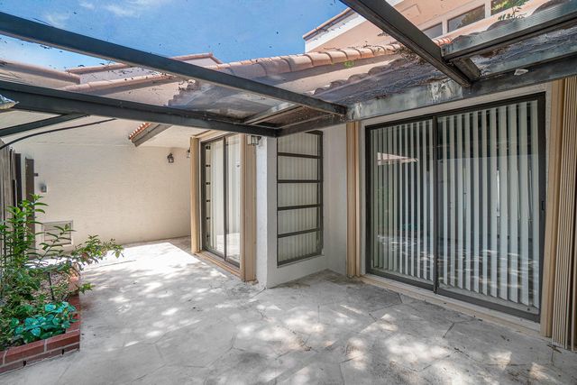 6850 NW 2ND Avenue 18, Boca Raton, FL 33487