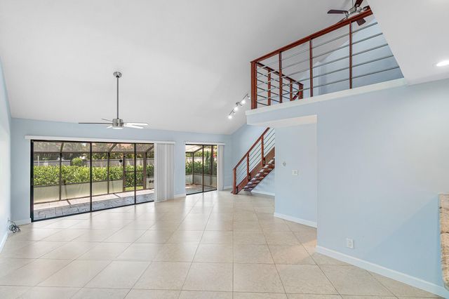 6850 NW 2ND Avenue 18, Boca Raton, FL 33487