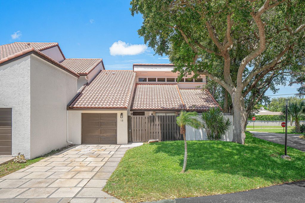 6850 NW 2ND Avenue 18, Boca Raton, FL 33487