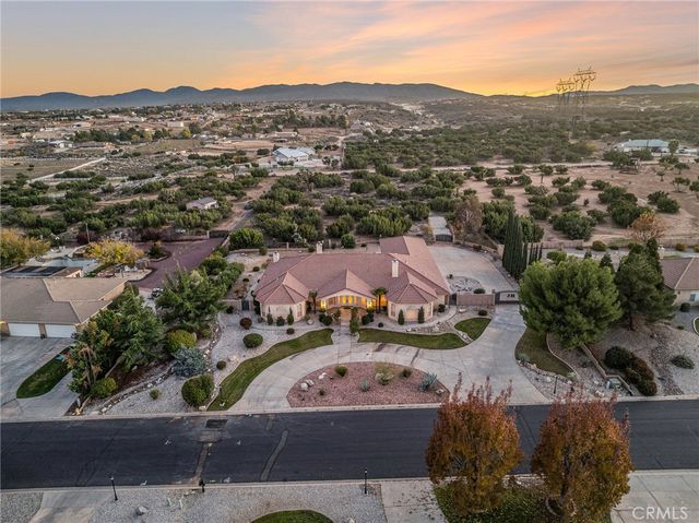 11385 Oak Ridge, Oak Hills, CA 92344