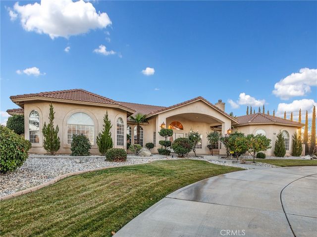 11385 Oak Ridge, Oak Hills, CA 92344