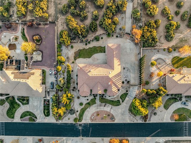 11385 Oak Ridge, Oak Hills, CA 92344