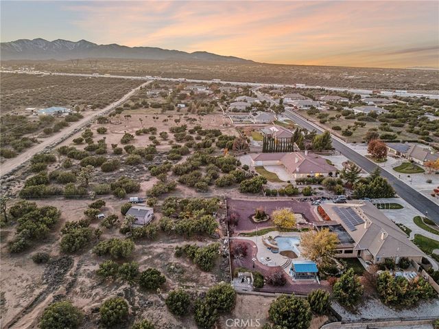 11385 Oak Ridge, Oak Hills, CA 92344