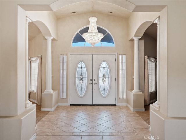 11385 Oak Ridge, Oak Hills, CA 92344