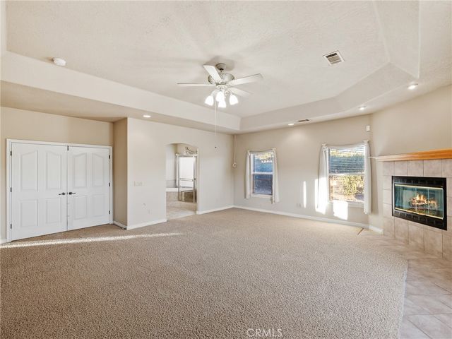 11385 Oak Ridge, Oak Hills, CA 92344
