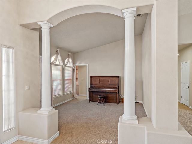 11385 Oak Ridge, Oak Hills, CA 92344