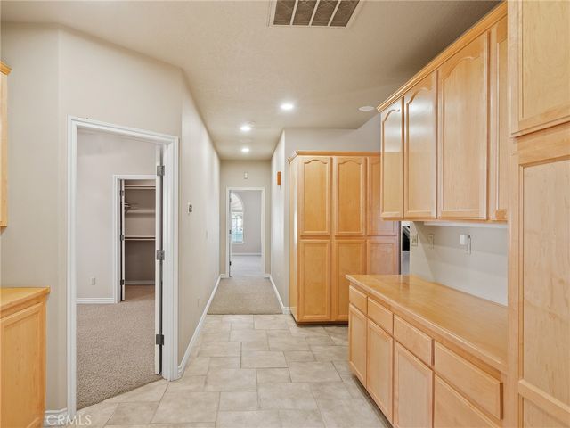 11385 Oak Ridge, Oak Hills, CA 92344