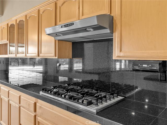 11385 Oak Ridge, Oak Hills, CA 92344