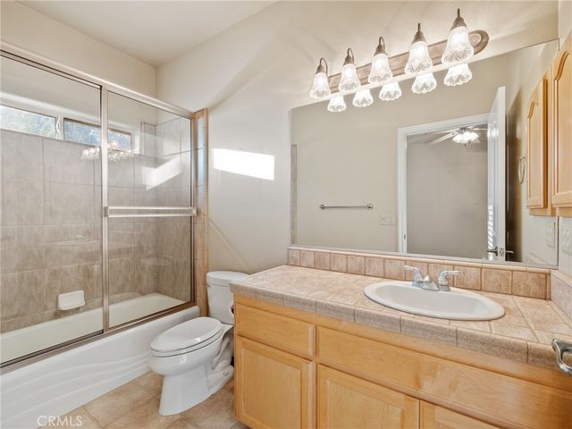 11385 Oak Ridge, Oak Hills, CA 92344