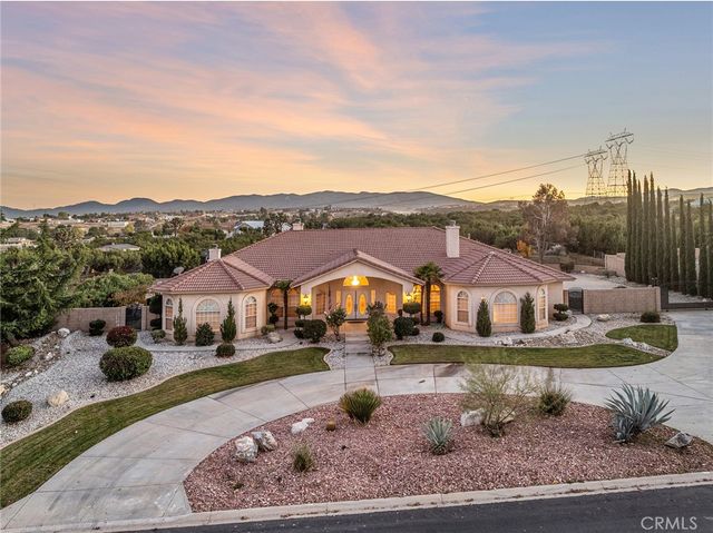 11385 Oak Ridge, Oak Hills, CA 92344