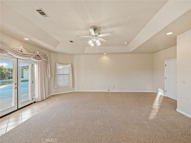 11385 Oak Ridge, Oak Hills, CA 92344