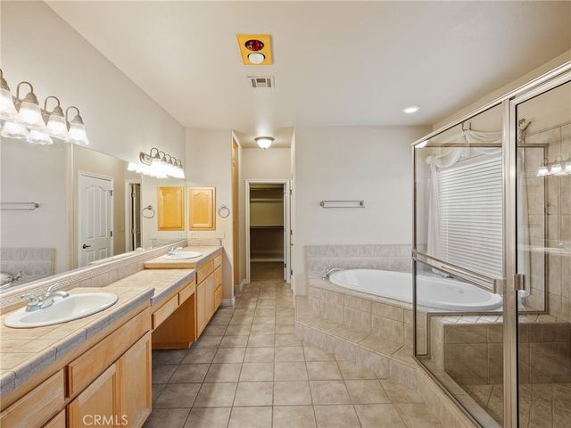 11385 Oak Ridge, Oak Hills, CA 92344