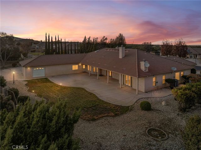 11385 Oak Ridge, Oak Hills, CA 92344