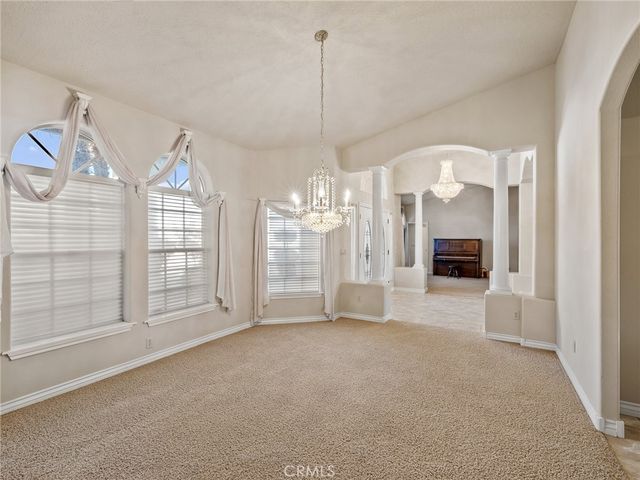 11385 Oak Ridge, Oak Hills, CA 92344