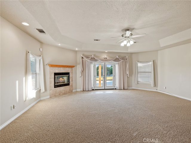 11385 Oak Ridge, Oak Hills, CA 92344