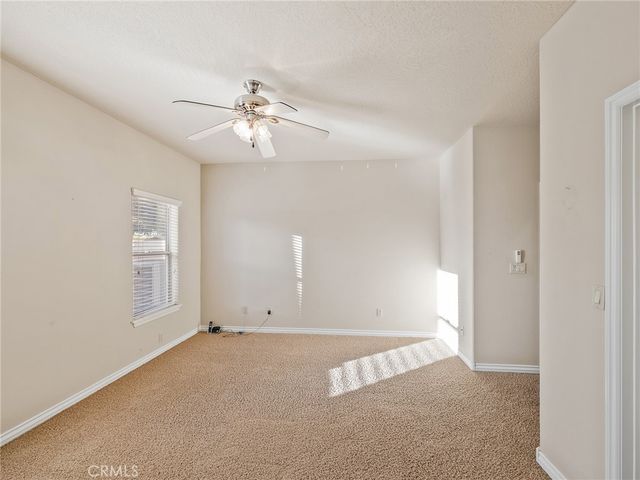 11385 Oak Ridge, Oak Hills, CA 92344