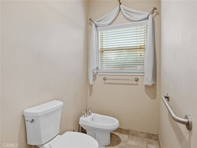 11385 Oak Ridge, Oak Hills, CA 92344