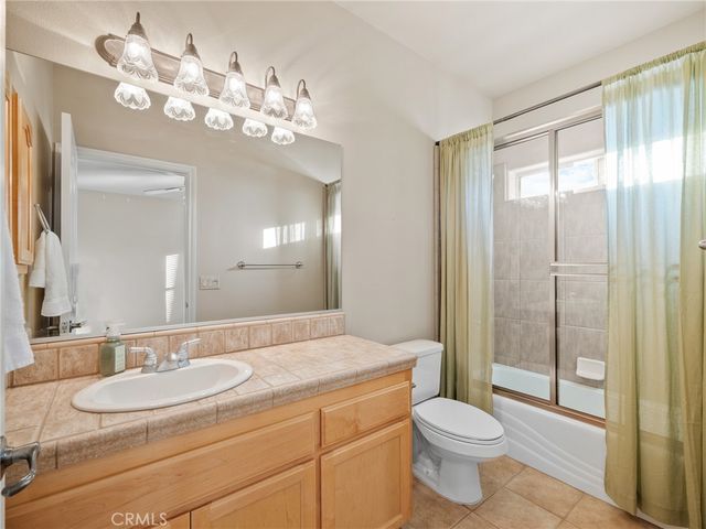 11385 Oak Ridge, Oak Hills, CA 92344