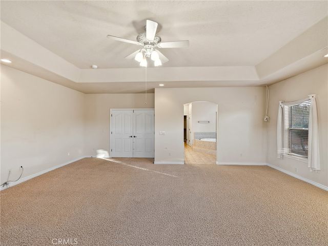 11385 Oak Ridge, Oak Hills, CA 92344