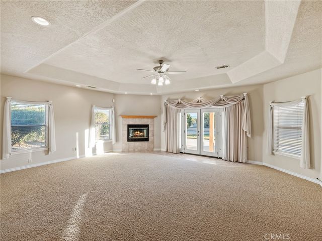 11385 Oak Ridge, Oak Hills, CA 92344