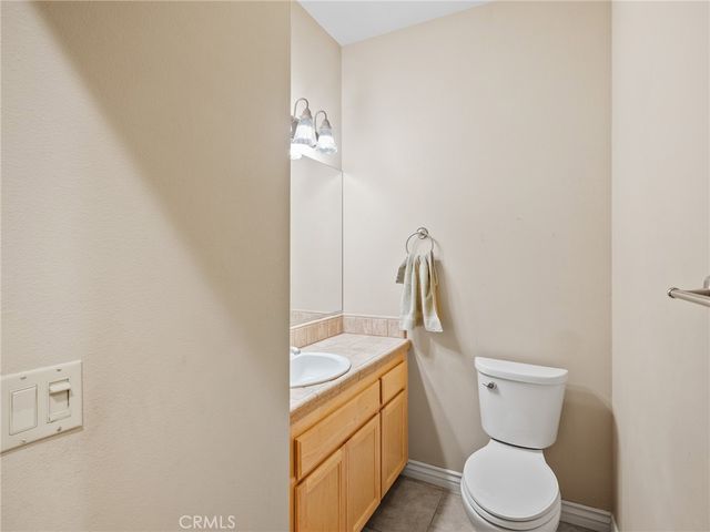 11385 Oak Ridge, Oak Hills, CA 92344