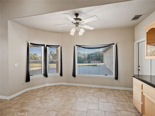 11385 Oak Ridge, Oak Hills, CA 92344