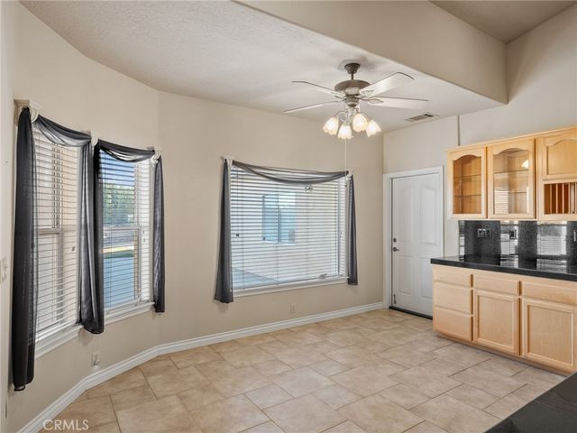 11385 Oak Ridge, Oak Hills, CA 92344