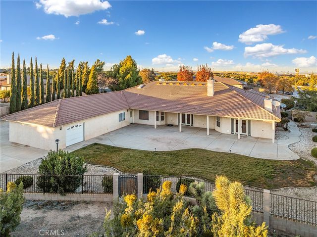 11385 Oak Ridge, Oak Hills, CA 92344