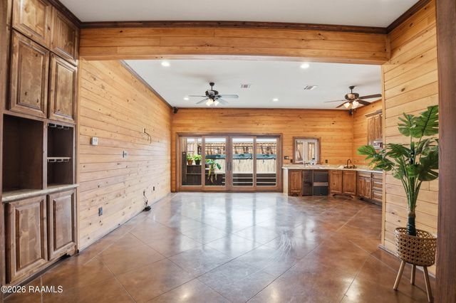 106 Freeport Circle, Lafayette, LA 70508