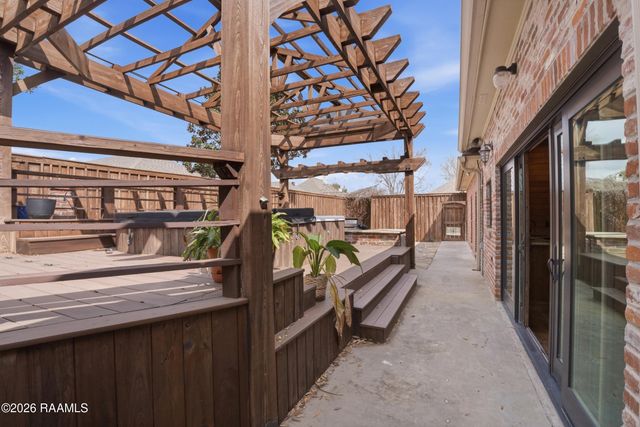 106 Freeport Circle, Lafayette, LA 70508