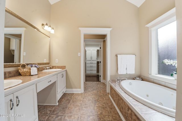 106 Freeport Circle, Lafayette, LA 70508