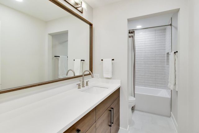 1821 Wildberry Drive A, Glenview, IL 60025