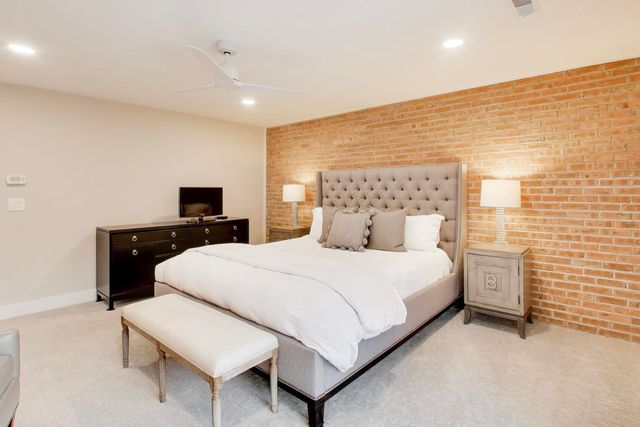 1821 Wildberry Drive A, Glenview, IL 60025