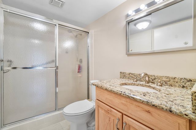 9810 Pineapple Tree Drive 101, Boynton Beach, FL 33436