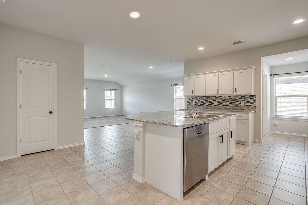 625 Basteen Lane, Justin, TX 76247 — photo 4