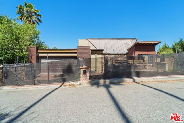 837 Linda Flora Drive, Los Angeles, CA 90049