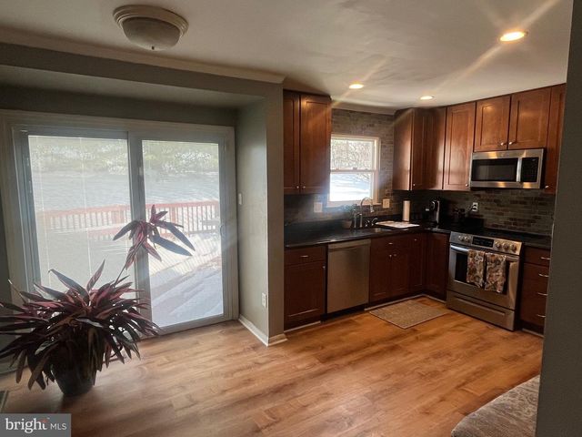 6 BLACKBURN CT, Burtonsville, MD 20866