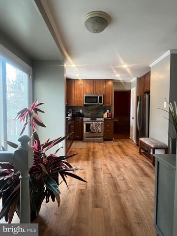 6 BLACKBURN CT, Burtonsville, MD 20866