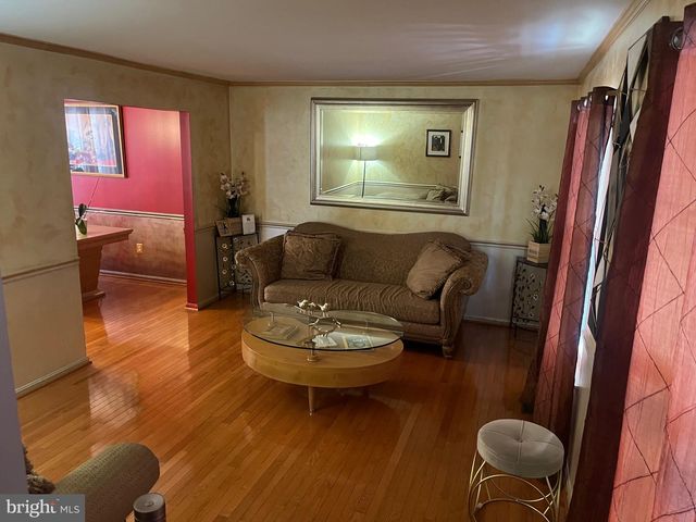 6 BLACKBURN CT, Burtonsville, MD 20866