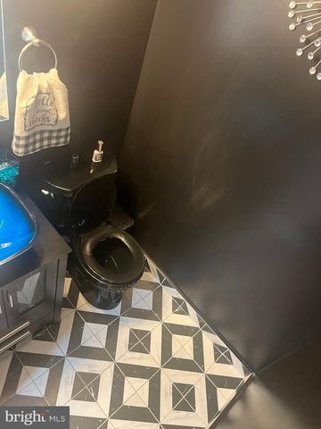 6 BLACKBURN CT, Burtonsville, MD 20866