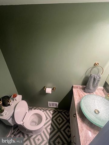 6 BLACKBURN CT, Burtonsville, MD 20866