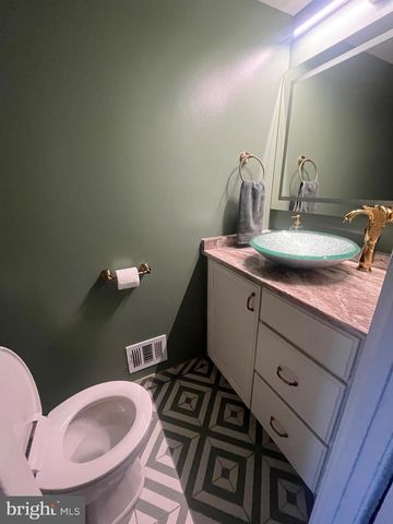 6 BLACKBURN CT, Burtonsville, MD 20866