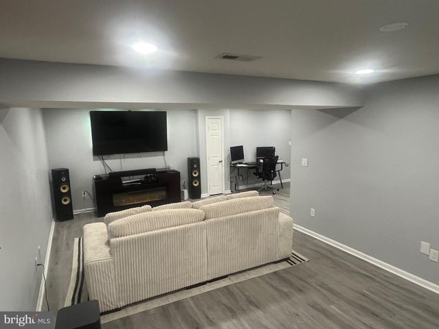 6 BLACKBURN CT, Burtonsville, MD 20866