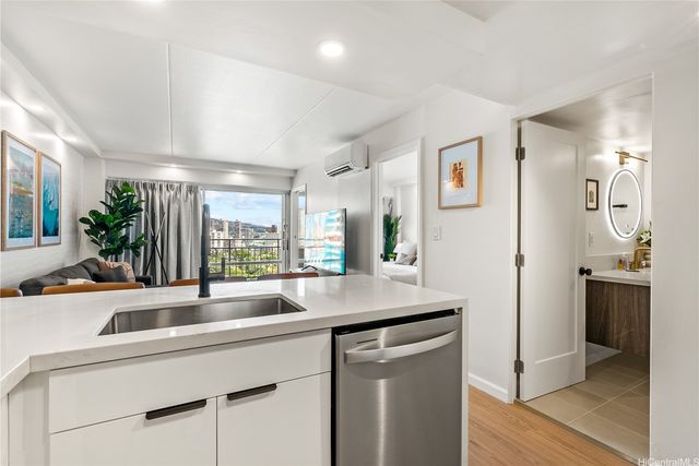 1777 Ala Moana Boulevard 1805, Honolulu, HI 96815