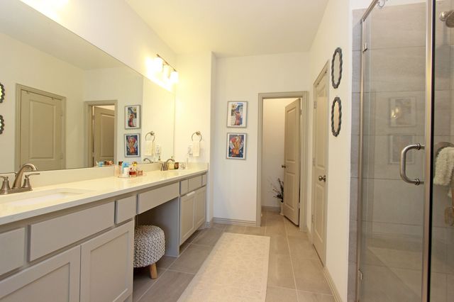 4554 Cypress Thorn Drive, Arlington, TX 76005