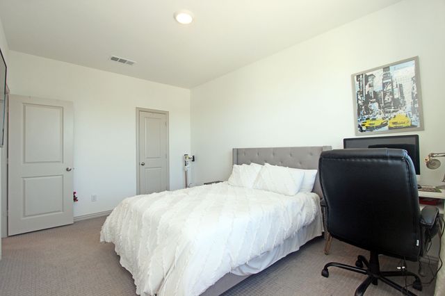 4554 Cypress Thorn Drive, Arlington, TX 76005