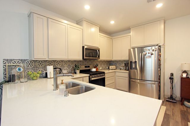 4554 Cypress Thorn Drive, Arlington, TX 76005