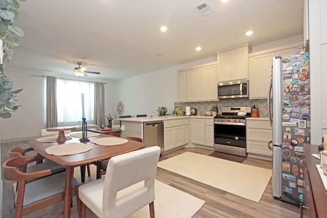 4554 Cypress Thorn Drive, Arlington, TX 76005