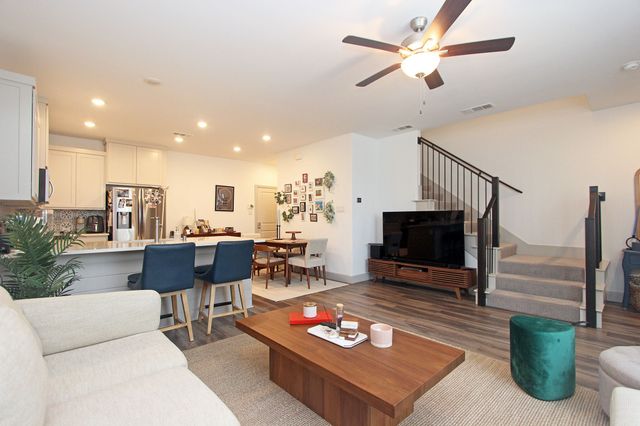 4554 Cypress Thorn Drive, Arlington, TX 76005