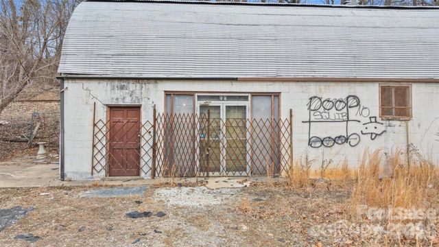 58 Sweeten Creek Road, Asheville, NC 28804